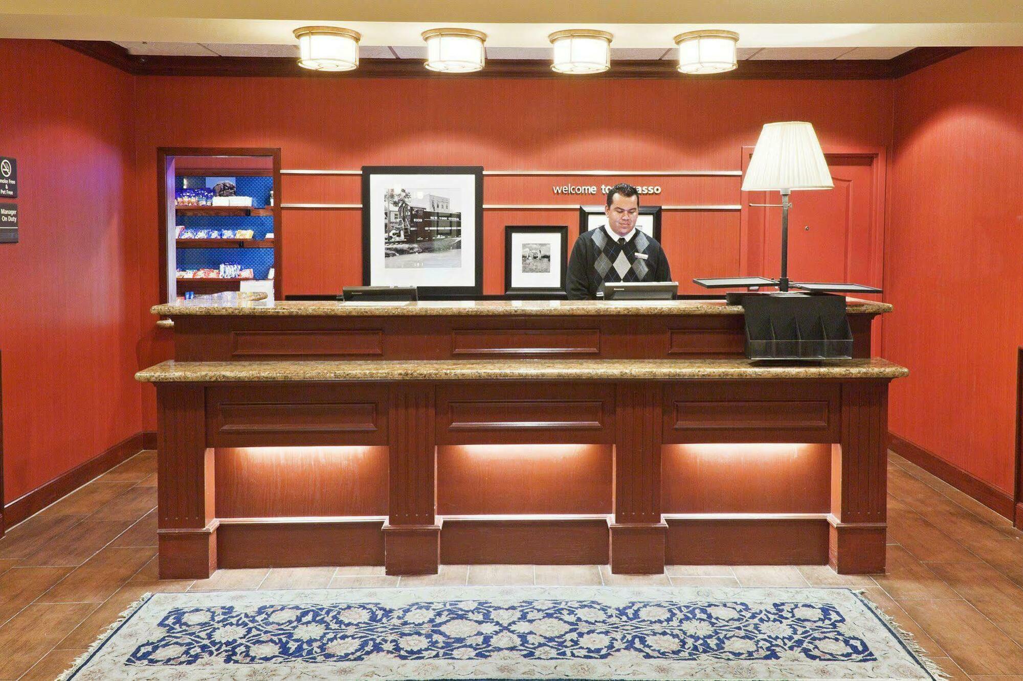 Hampton Inn & Suites Owasso Интерьер фото